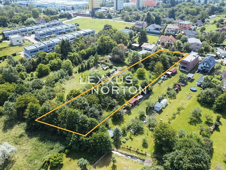 Prodej stavebního pozemku 2 573 m² - foto 3