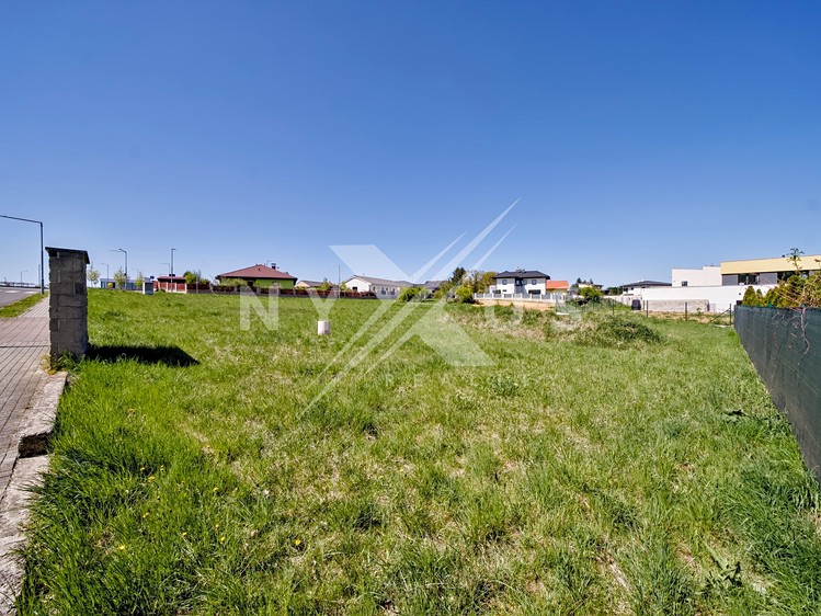 Prodej stavebního pozemku 1 329 m² - foto 4
