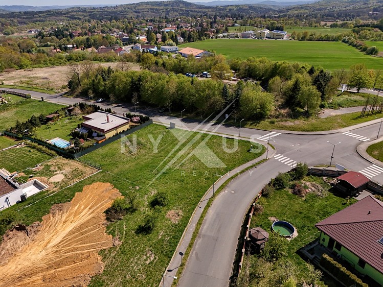 Prodej stavebního pozemku 1 329 m² - foto 1