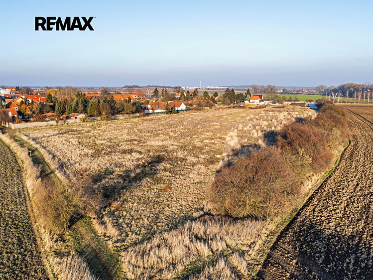 Prodej stavebního pozemku 11 703 m² - foto 1