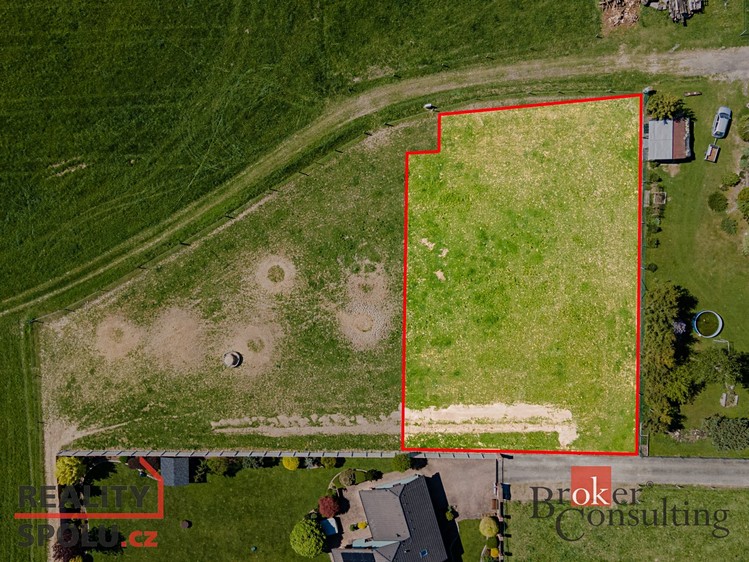 Prodej stavebního pozemku 1 635 m² - foto 1