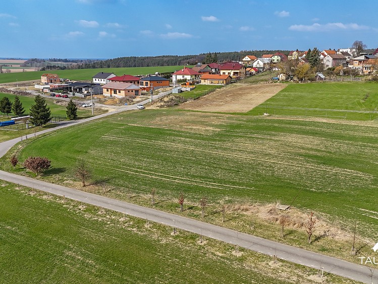 Prodej stavebního pozemku 823 m² - foto 8