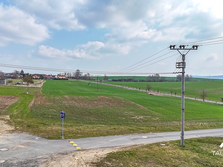 Prodej stavebního pozemku 823 m² - foto 7