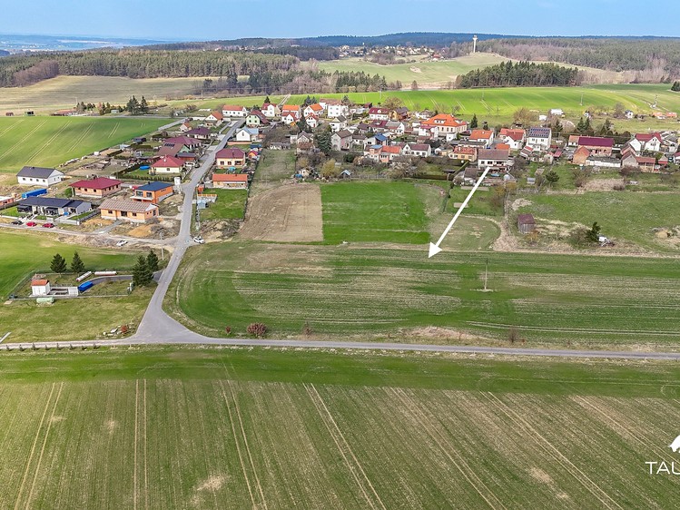 Prodej stavebního pozemku 988 m² - foto 6