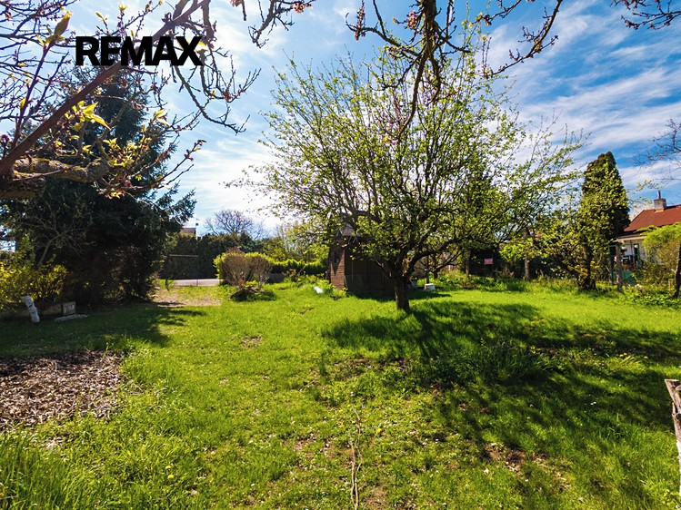 Prodej  stavebního pozemku 957 m² - foto 6