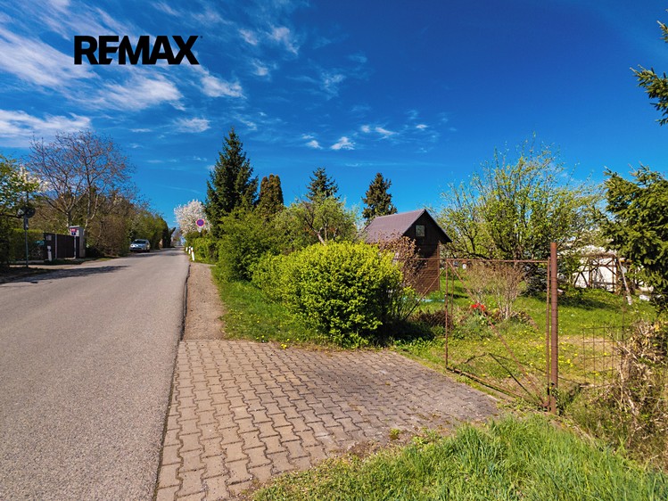Prodej  stavebního pozemku 957 m² - foto 5