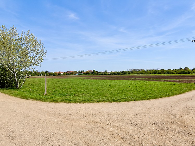 Prodej stavebního pozemku 853 m² - foto 4