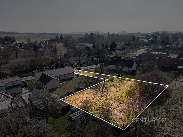 Prodej stavebního pozemku 1 324 m² - foto 1
