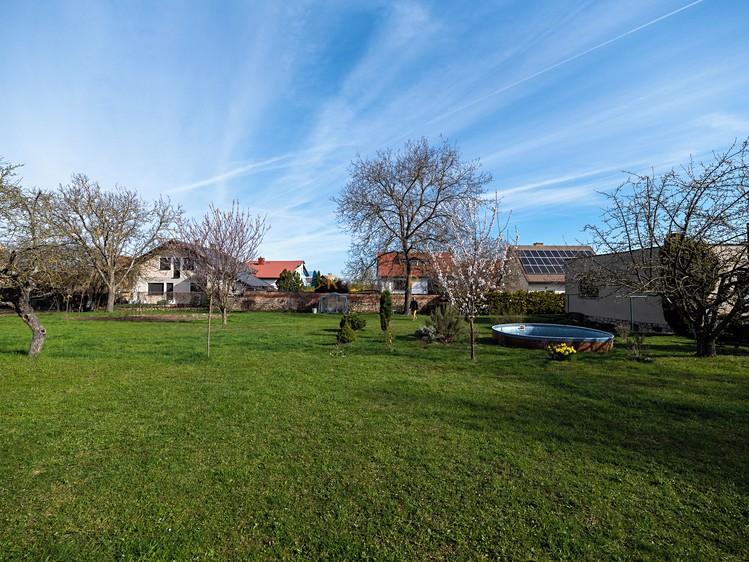 Prodej stavebního pozemku 1 140 m² - foto 2