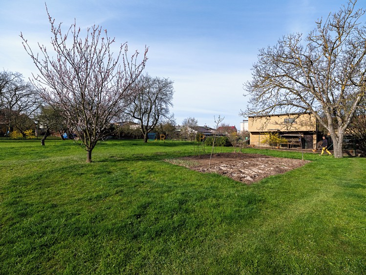 Prodej stavebního pozemku 1 140 m² - foto 4