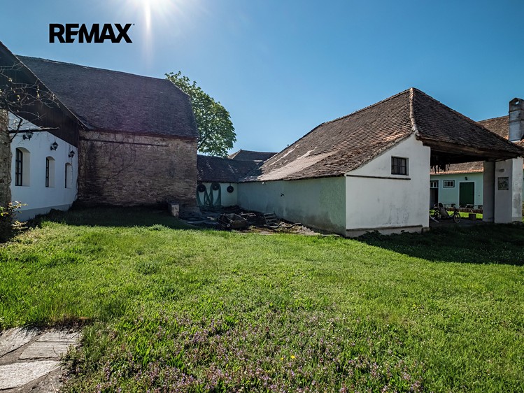 Prodej apartmánů 1 100 m² - foto 8