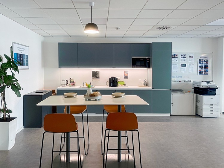 Pronájem kanceláře 50 m² - foto 6