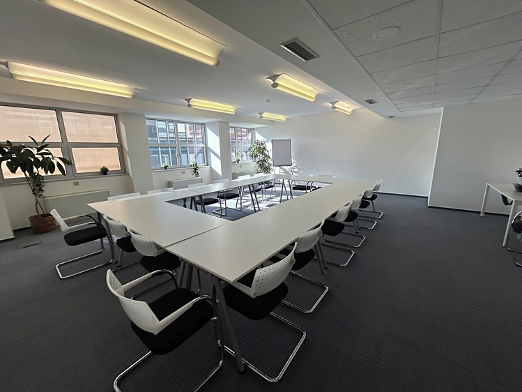 Pronájem kanceláře 150 m² - foto 3