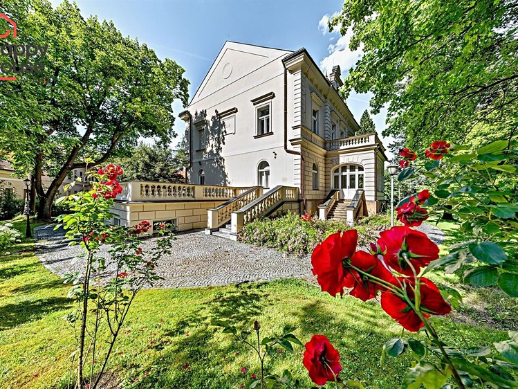 Pronájem kanceláře 827 m² - foto 1