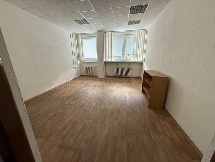 Pronájem skladového prostoru 1 000 m² - foto 6