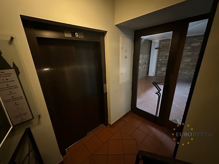 Pronájem obchodního prostoru 32 m² - foto 5