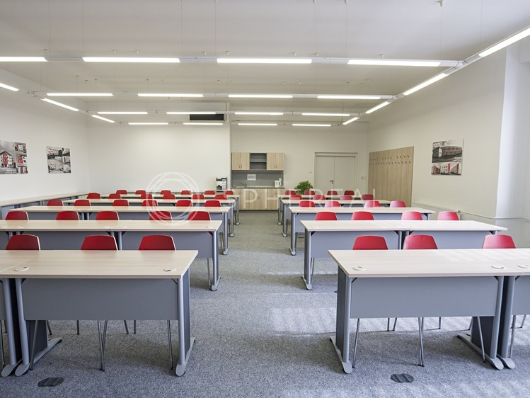 Pronájem kanceláře 105 m² - foto 2