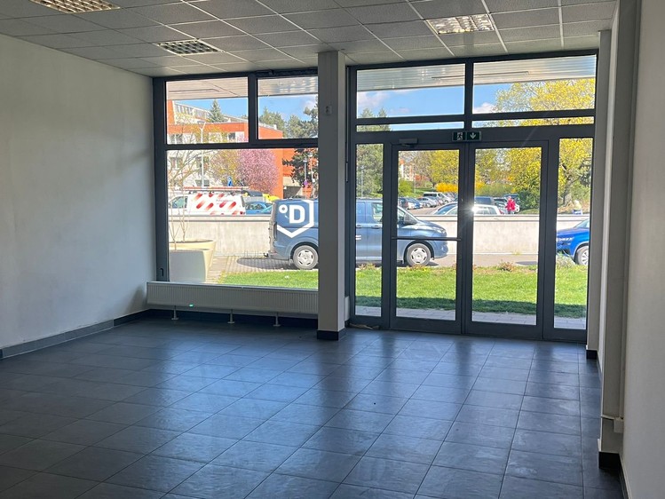 Pronájem obchodního prostoru 55 m² - foto 3