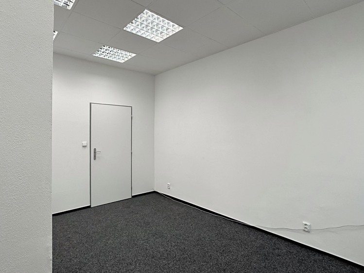 Pronájem kanceláře 16 m² - foto 4