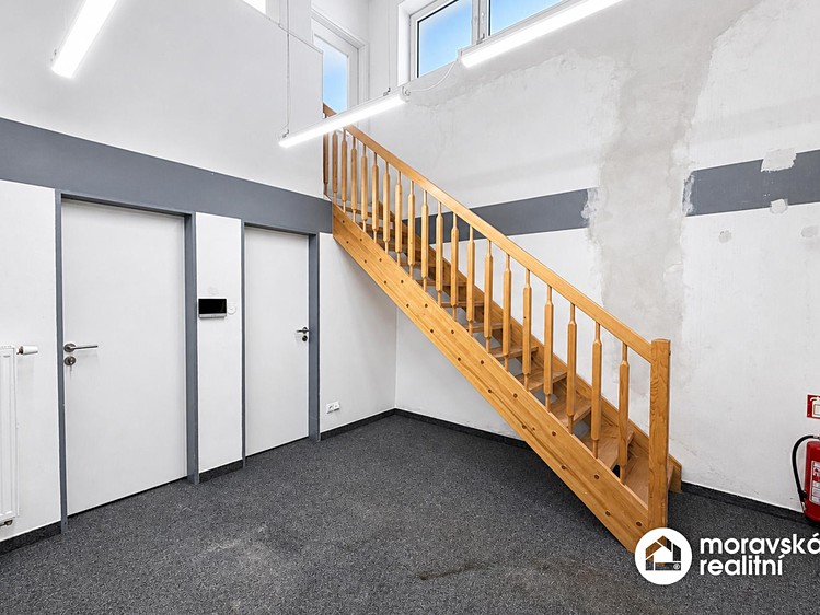 Pronájem kanceláře 31 m² - foto 1