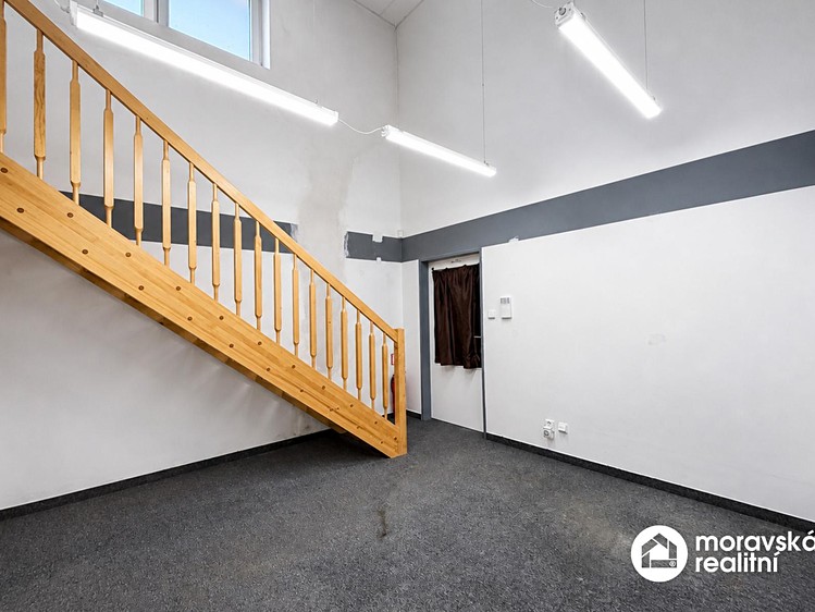 Pronájem kanceláře 31 m² - foto 3