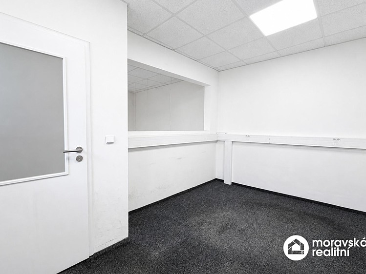 Pronájem kanceláře 31 m² - foto 7