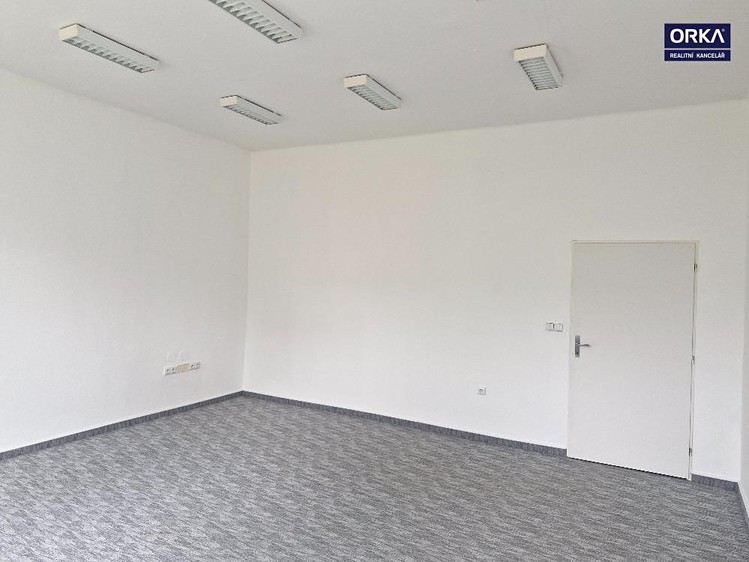 Pronájem kanceláře 30 m² - foto 3