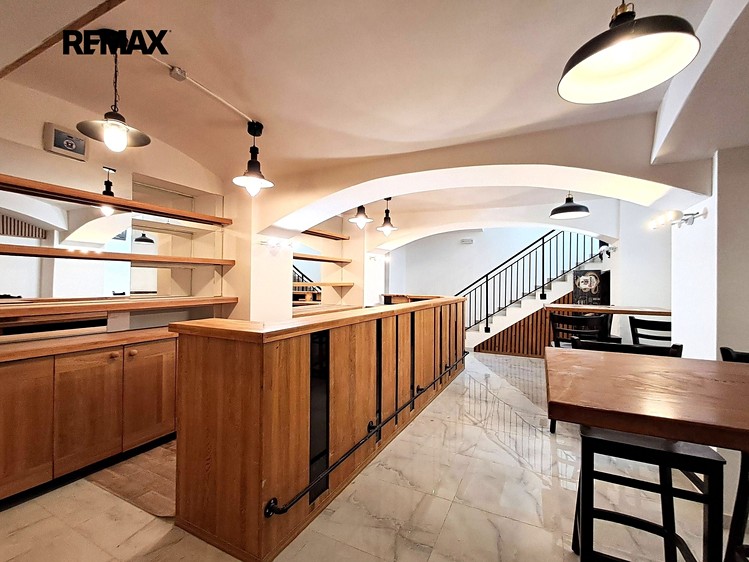 Pronájem obchodního prostoru 71 m² - foto 1
