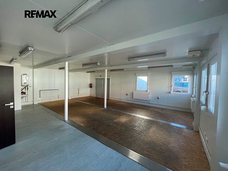 Pronájem obchodního prostoru 165 m² - foto 2