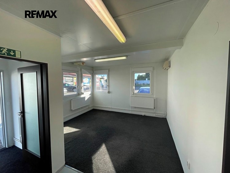 Pronájem obchodního prostoru 165 m² - foto 6