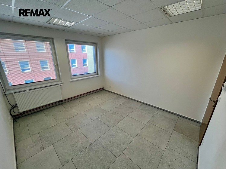 Pronájem kanceláře 13 m² - foto 2