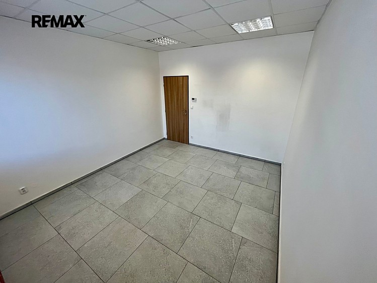 Pronájem kanceláře 13 m² - foto 4