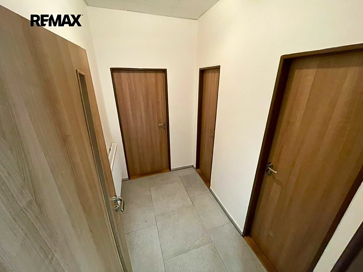 Pronájem kanceláře 13 m² - foto 8