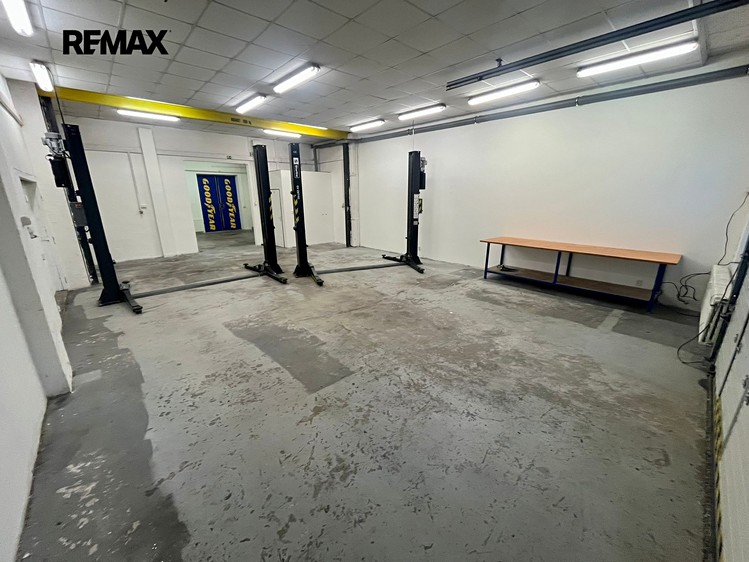 Pronájem výrobní haly, prostoru 140 m² - foto 3