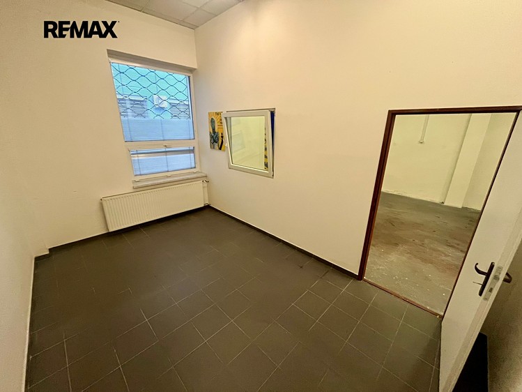 Pronájem výrobní haly, prostoru 140 m² - foto 6