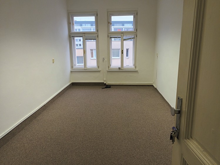 Pronájem kanceláře 16 m² - foto 1