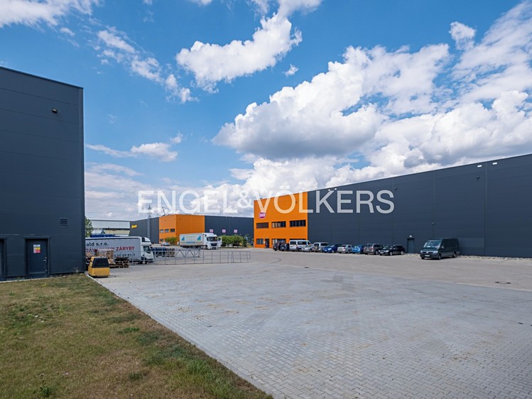 Pronájem skladového prostoru 2 600 m² - foto 2