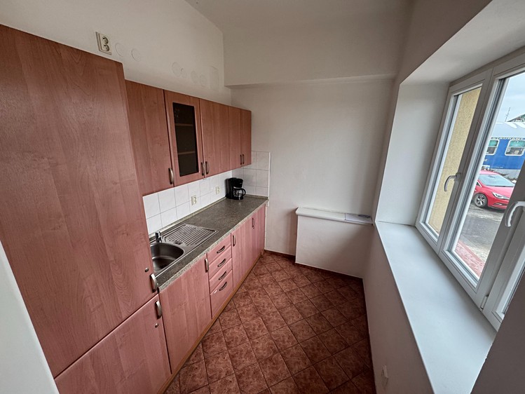 Pronájem kanceláře 30 m² - foto 4