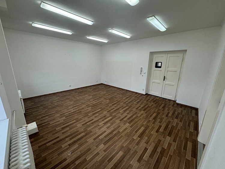Pronájem kanceláře 30 m² - foto 3