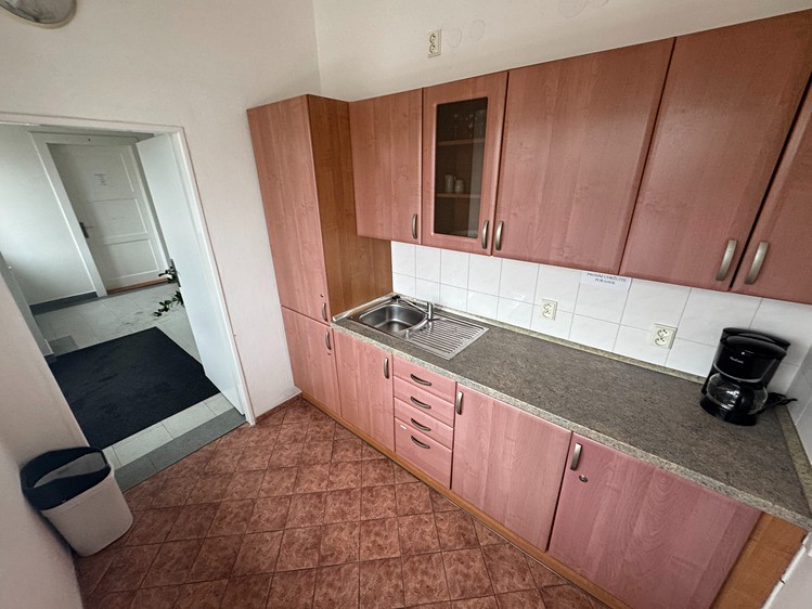 Pronájem kanceláře 30 m² - foto 8