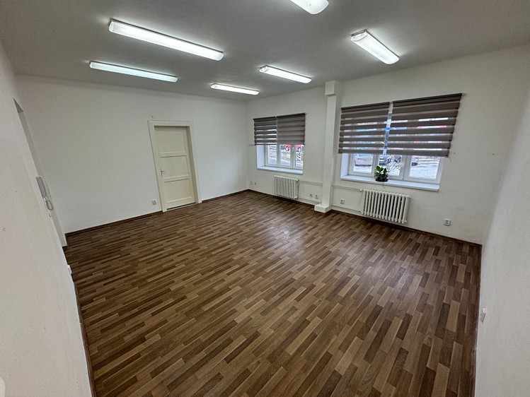 Pronájem kanceláře 30 m² - foto 5