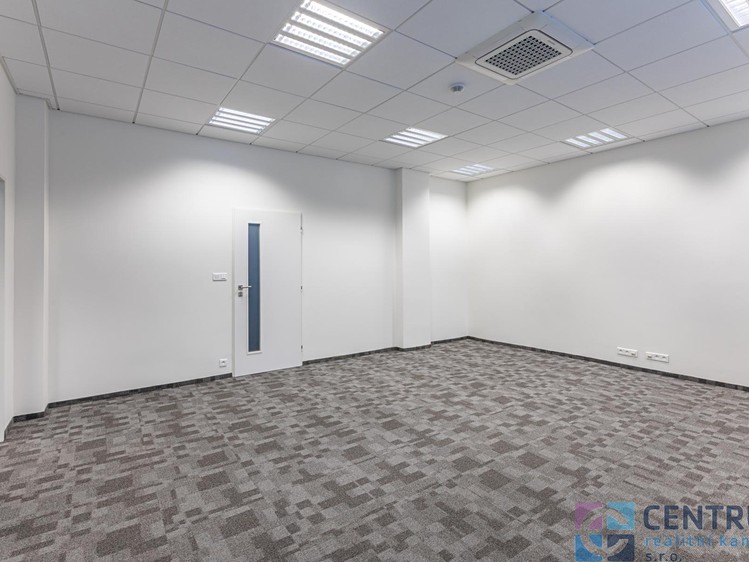 Pronájem kanceláře 116 m² - foto 4
