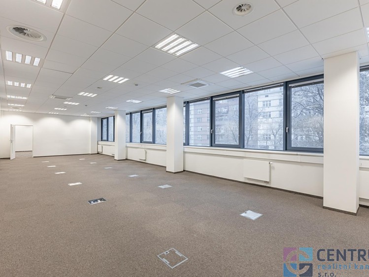 Pronájem kanceláře 116 m² - foto 1