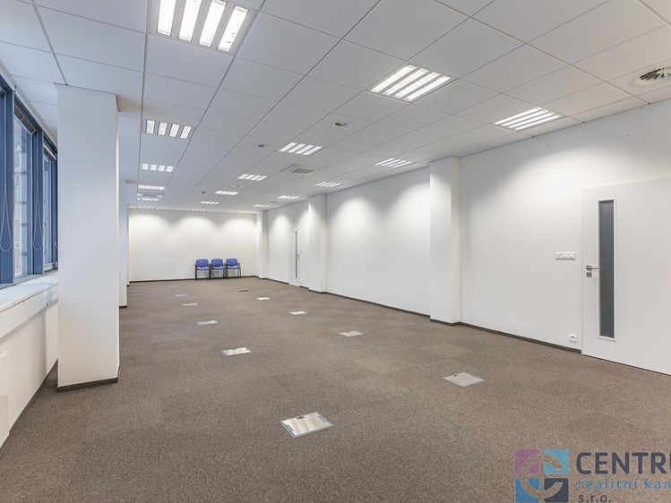 Pronájem kanceláře 116 m² - foto 2