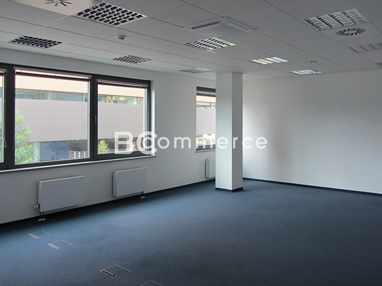 Pronájem kanceláře 412 m² - foto 1