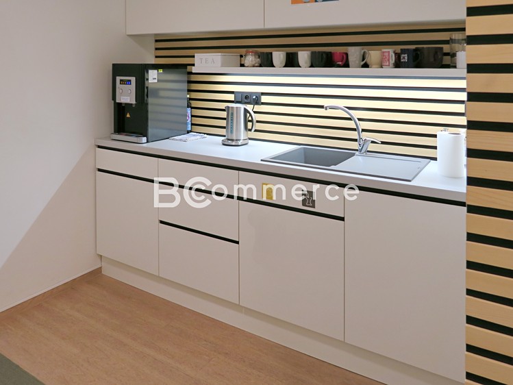 Pronájem kanceláře 332 m² - foto 5