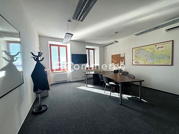Pronájem kanceláře 103 m² - foto 1