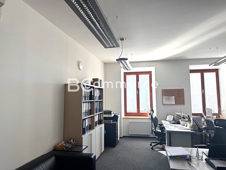 Pronájem kanceláře 103 m² - foto 2
