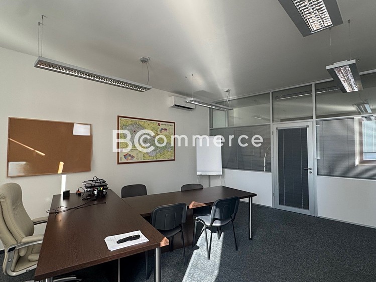 Pronájem kanceláře 103 m² - foto 4