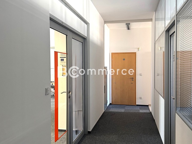 Pronájem kanceláře 103 m² - foto 6